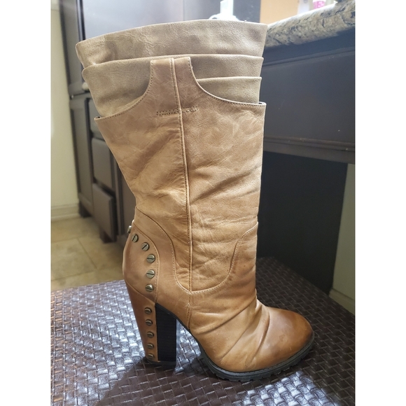 Boots - Picture 2 of 4